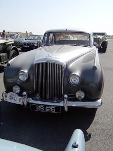 circuit des remparts rally gite holidays classic car rental charente deux sevres citroen ds23ie dsuper5