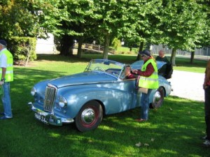 circuit des remparts rally gite holidays classic car rental charente deux sevres citroen ds23ie dsuper5