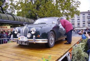 circuit des remparts rally gite holidays classic car rental charente deux sevres citroen ds23ie dsuper5