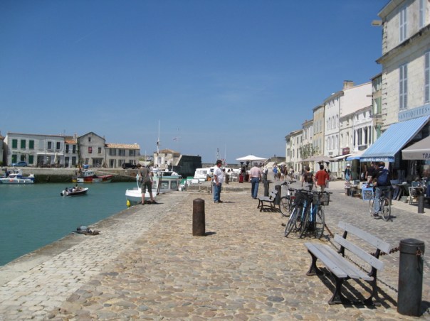 The harbour at St-Martin-de-Re Ile de Re St-Martin-de-Re Charente Maritime gite holidays swimming pool classic car rental
