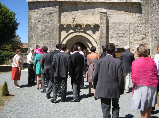 L'Eglise Saint Jacques Vanzay Deux-Sevres Poitou Charente Wedding Classic Car Hire