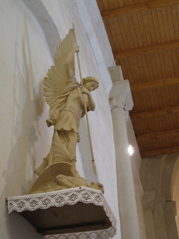 L'Eglise Saint Jacques Vanzay Deux-Sevres Poitou Charente Wedding Classic Car Hire