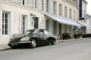 Citroen DS23ie Classic Car Hire Poitou-Charente
