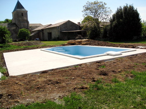 Gites with swimming pool in south west France