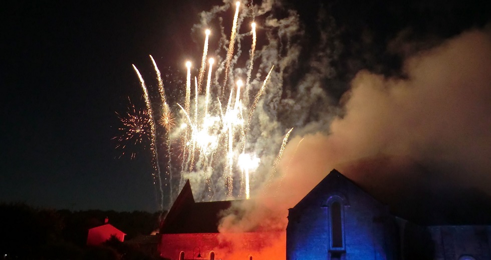 Nuits Romaine Fireworks Vanzay, France