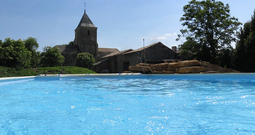 Pool at La Ferme De L'Eglise, vanzay