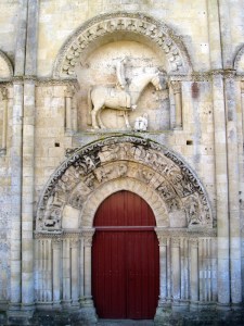 France holidays, gites in Poitou-Charentes, Romanesque architecture